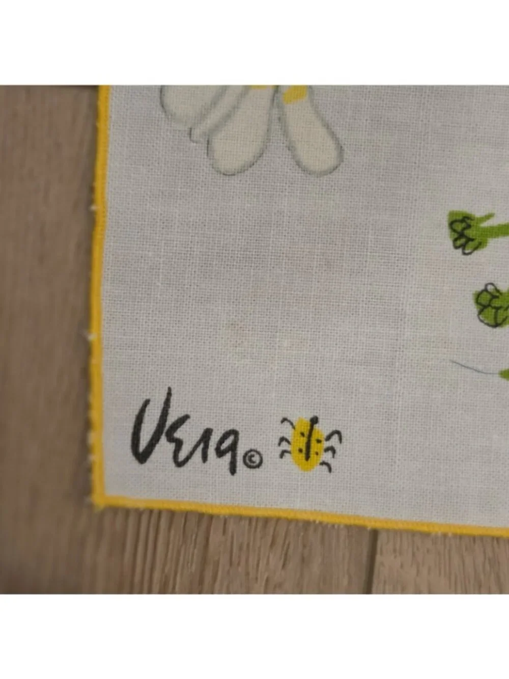 Vera Neumann 6 Vintage Cloth Dinner Napkins White & Yellow Daisies